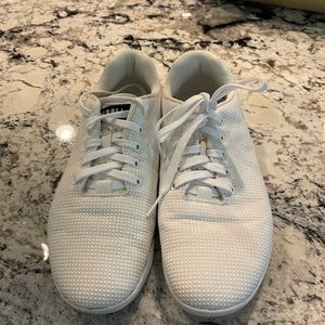 NoBull men’s trainer